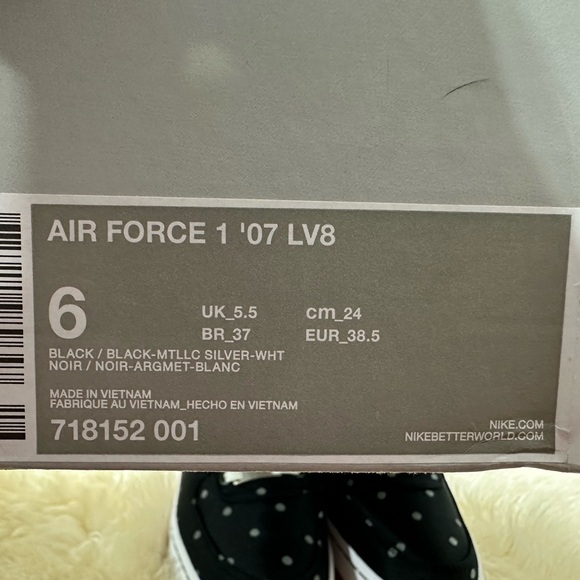NIKE AIR FORCE 1 07 LV8  US6 718152 001 - Picture 6 of 6